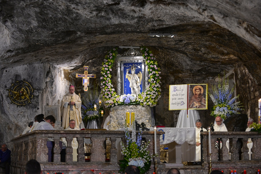 Padre Franco Moscone Omelia festa delle apparizioni di San Michele : “Disarmare mente, cuore, mani e azioni è il modo per vivere la beatitudine della pace.”